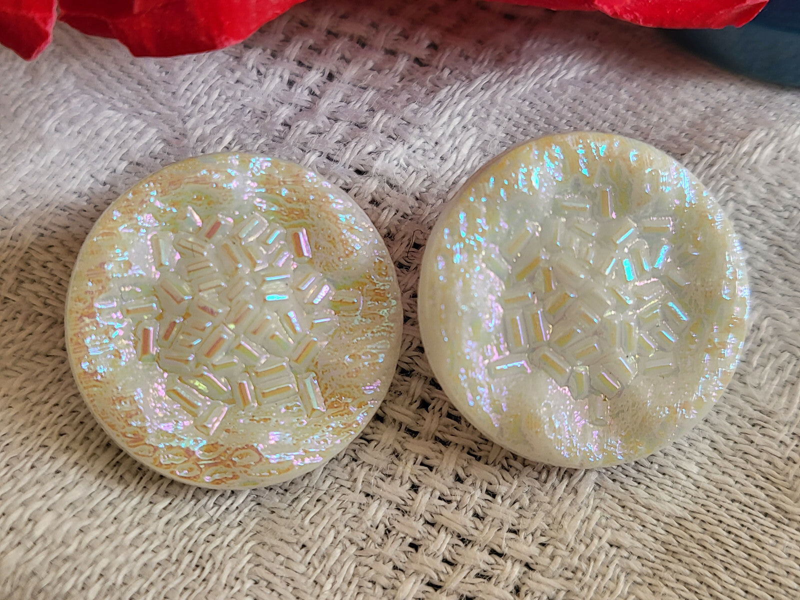 Duo boutons anciens en verre mordoré rose blanc  1,7 cm collection D14A