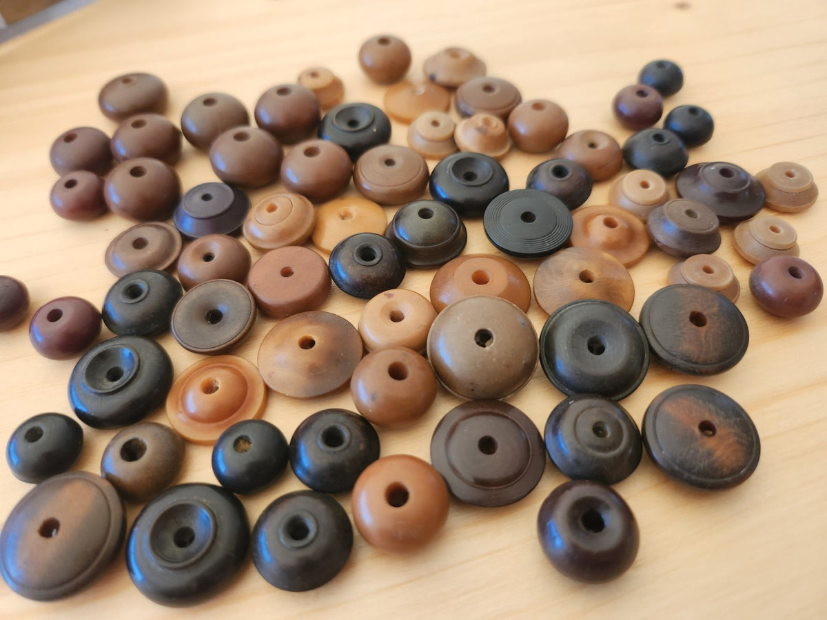 Lot  boutons anciens en corozo dit "sifflets" listing 1,1 à 1,8 cm photo  T10