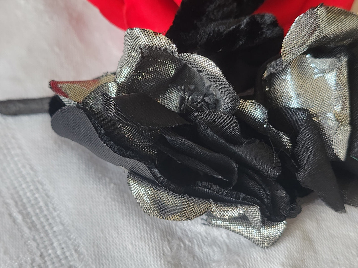 Lot deux fleurs ancienne  sur broche chapeau  13,5 cm T0-10