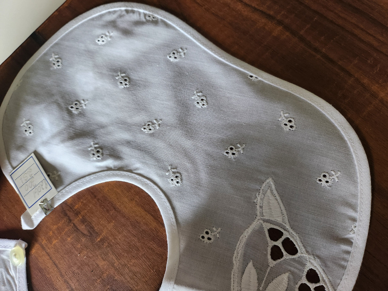 Ancien  col en tissu broderie fleur  travaillé blanc B1-76