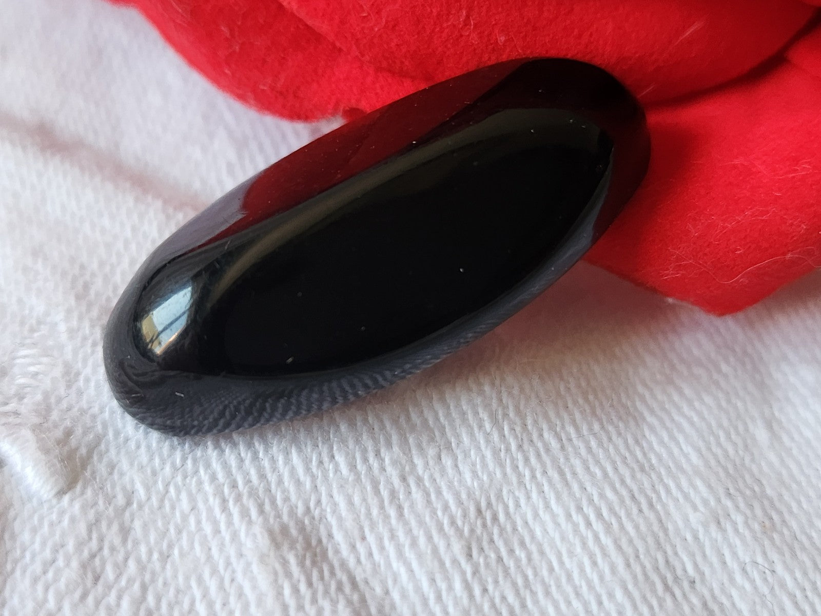 Ancien bouton en celluloid noir long 3,3 cm sur 1,4 cm G17N