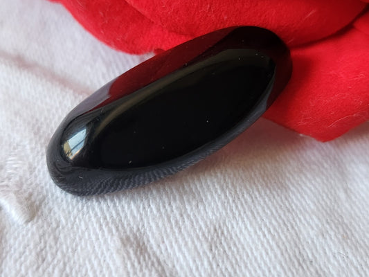 Ancien bouton en celluloid noir long 3,3 cm sur 1,4 cm G17N