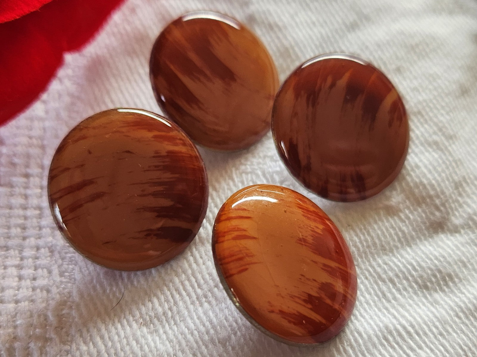 Lot 4  boutons vintage monture métal ocre orangé 1,8 cm ref 2045