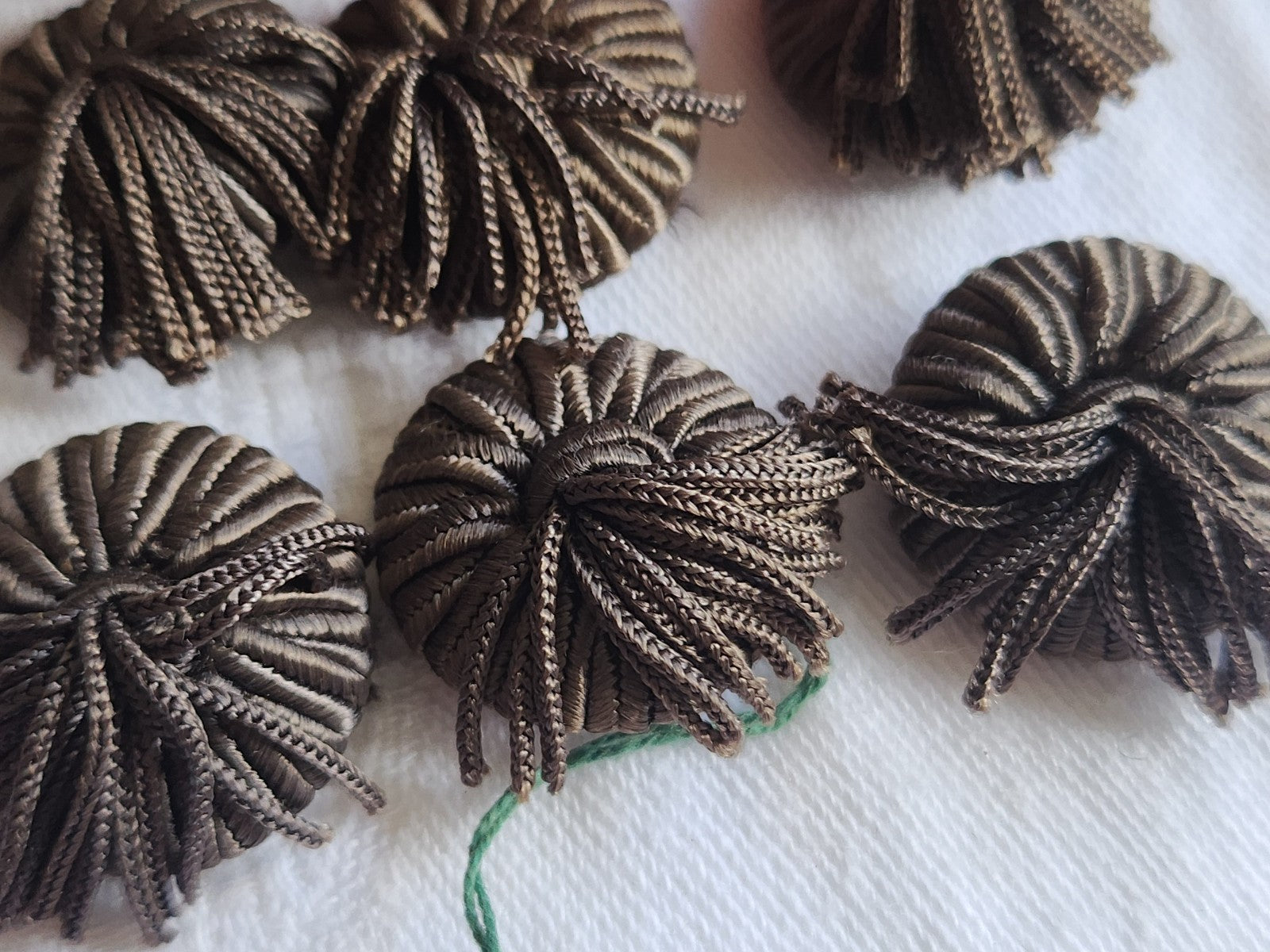 Lot 6 boutons anciens vintage passementerie  pendant 2,2 cm ref 1322