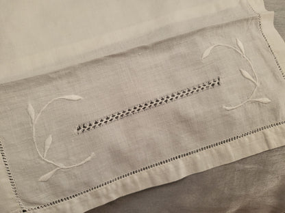 Duo portes serviettes anciens  pochette brodée fil tiré B6