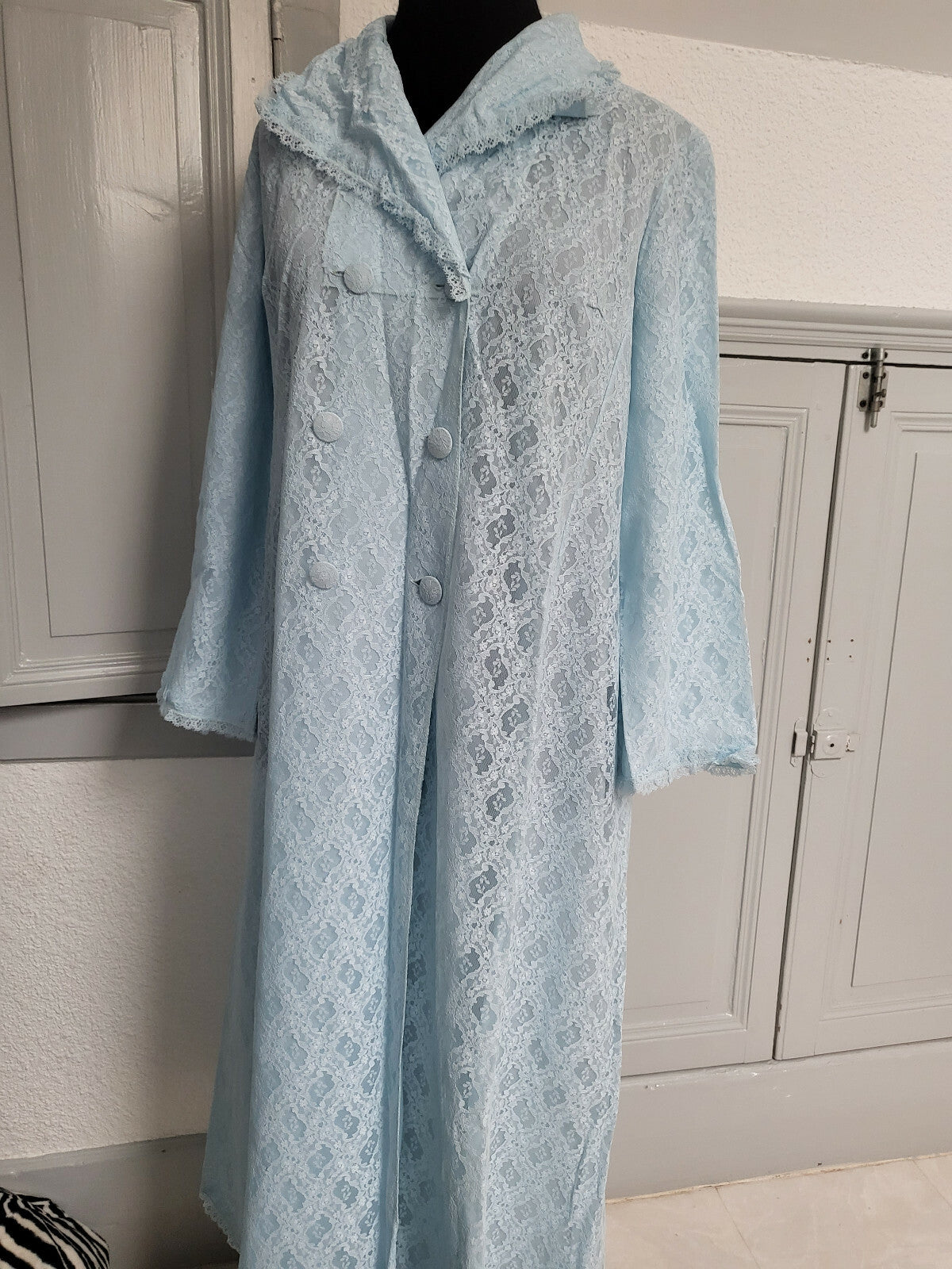 Pur vintage dessus déshabillé bleu dentelle froufrou T 40/42 ? ref portant