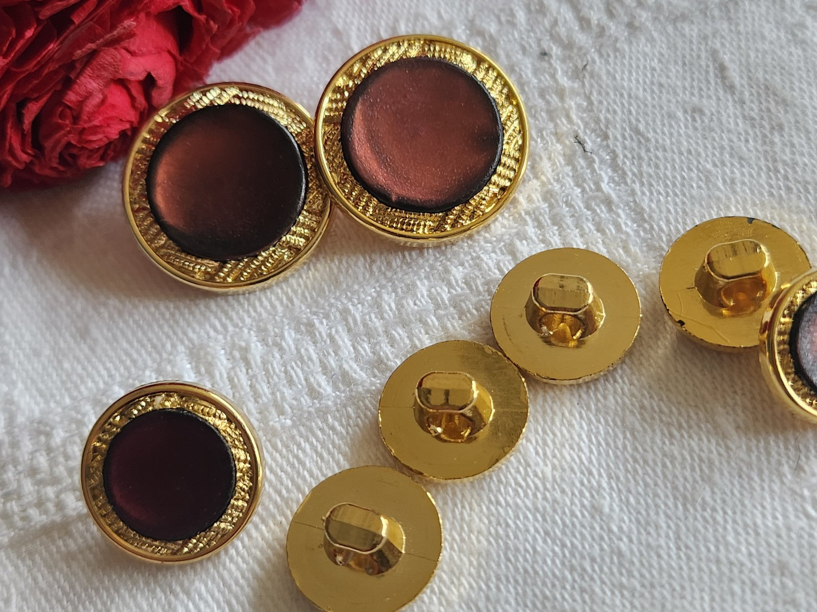 Lot 8 boutons vintage doré marron acrylique 1,2 cm à 2 cm ref 1215
