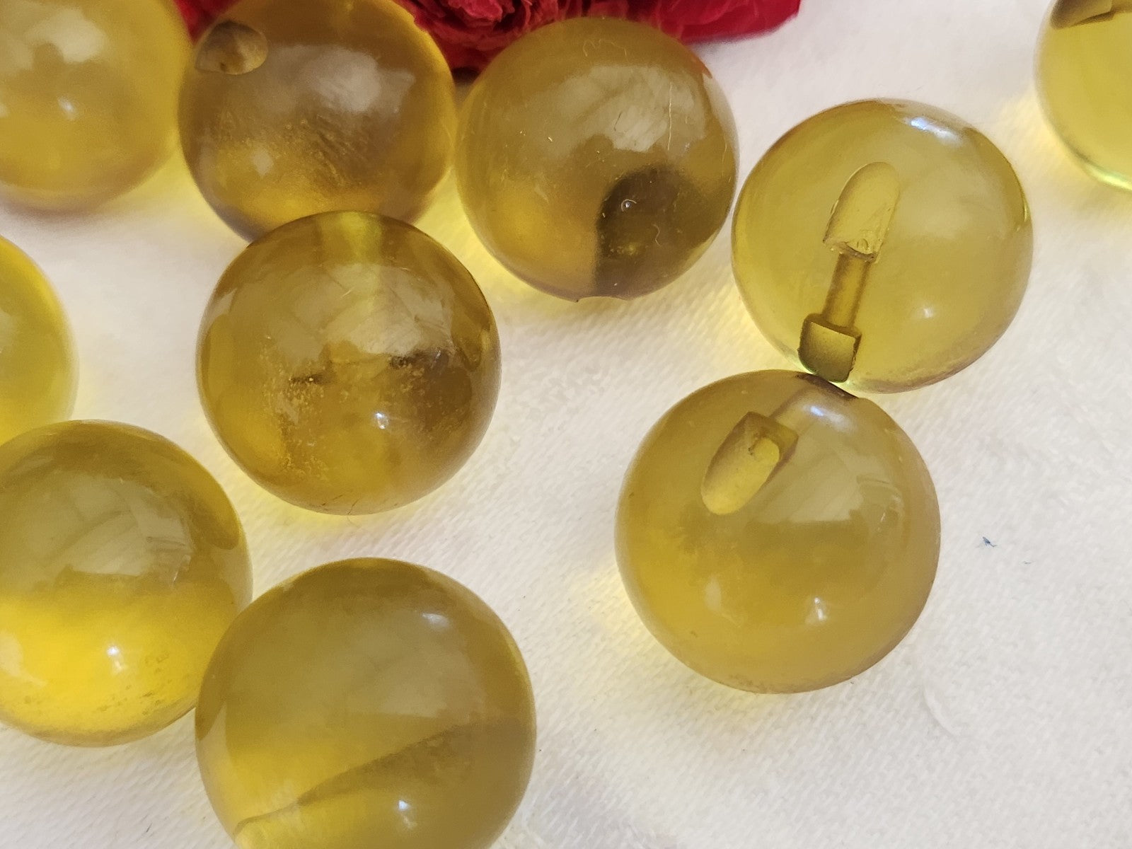 Lot 6 boutons vintage boule teinte jaune superbe 1,7 cm ref 1851
