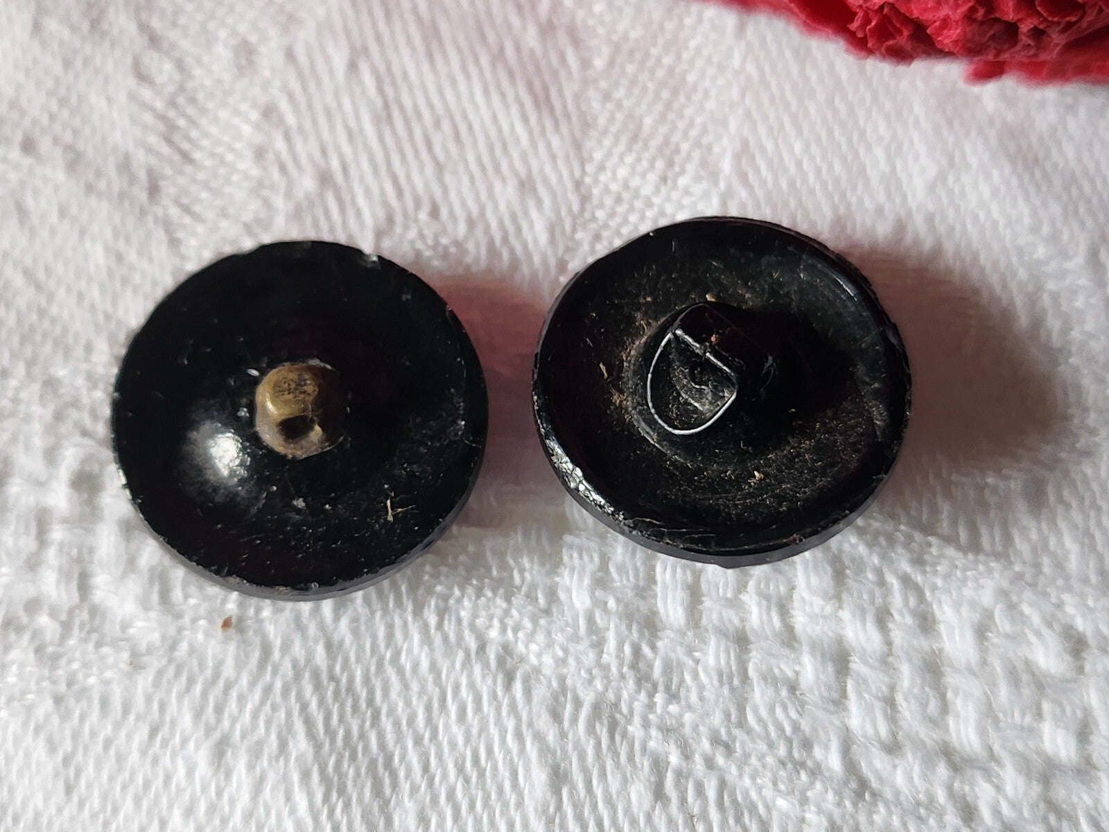 Duo boutons anciens en verre noir à pied 1,8 cm G13B
