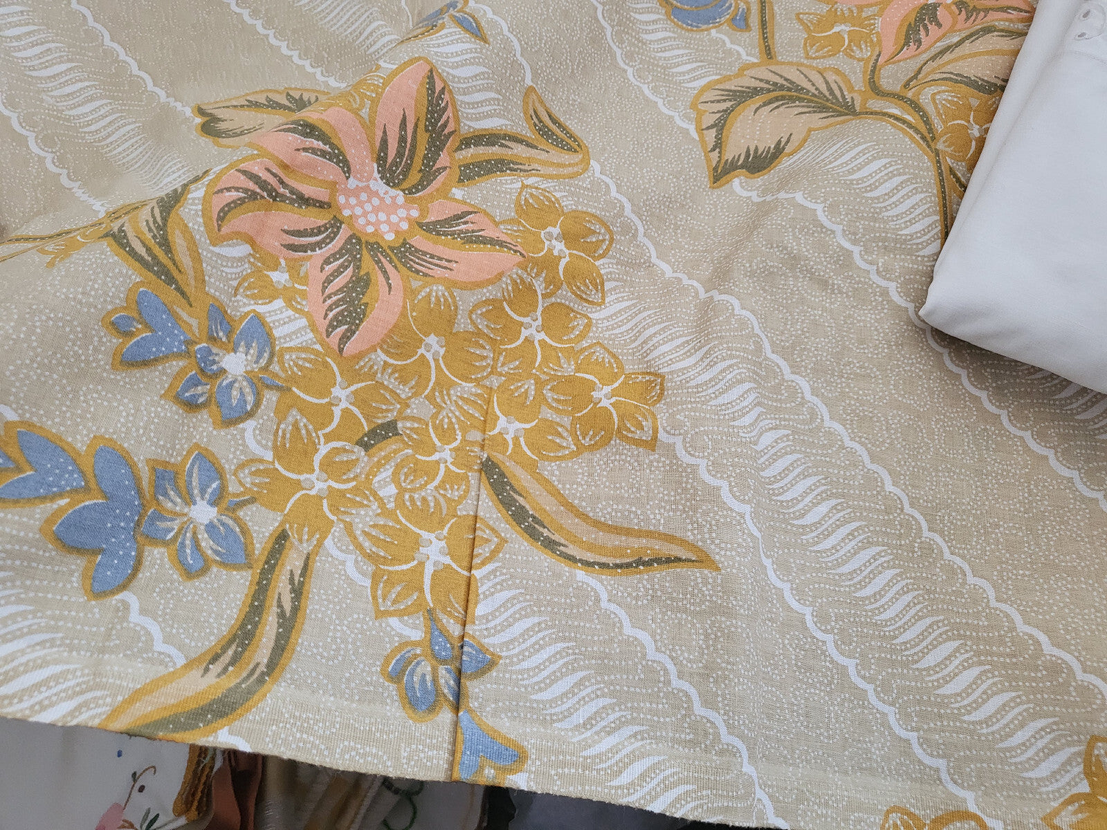 Ancien coupon de tissu vintage marron fleur bleu kitch 1 m 32 sur 1 m 80 B6