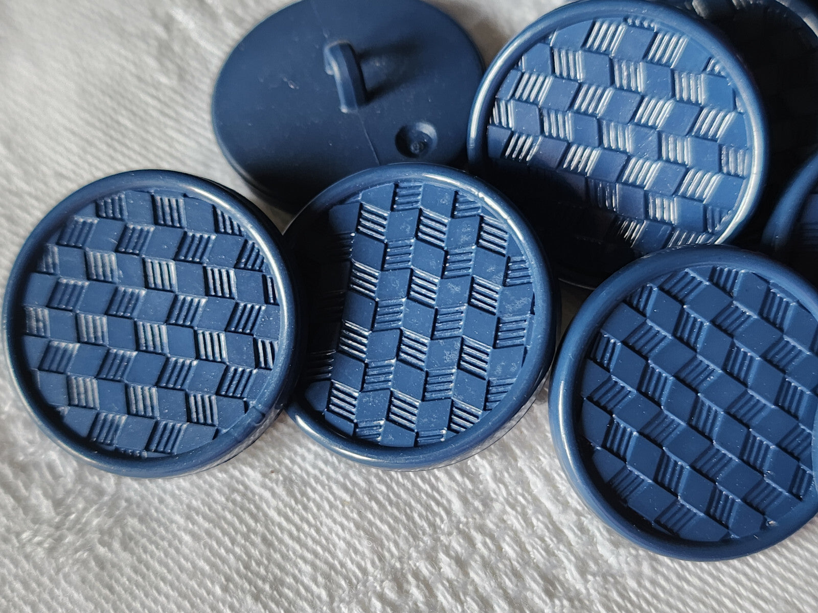 Lot 26 boutons vintage bleu  gros à pied finitions moyennes 2,5 cm ref 3393