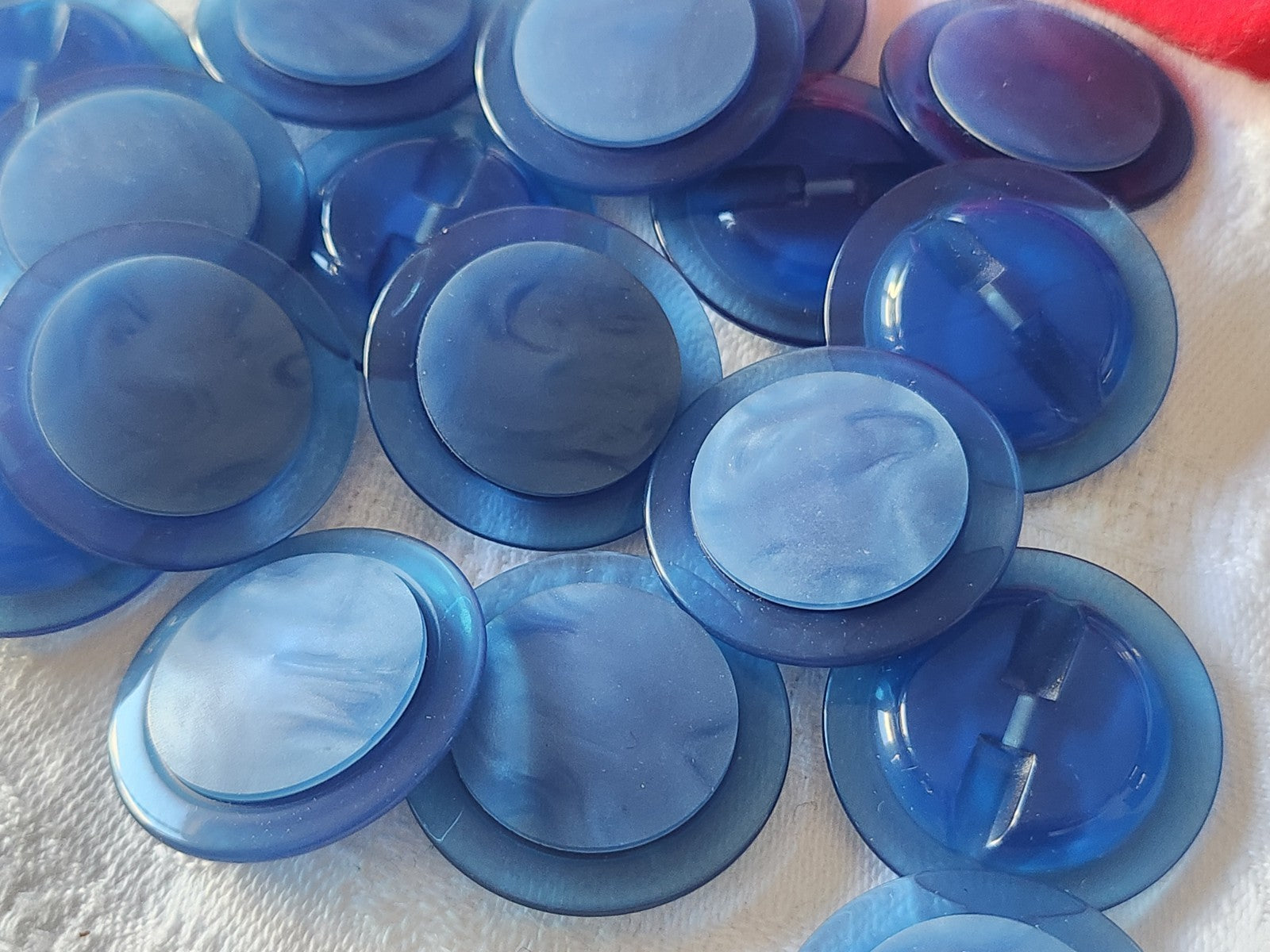 Lot 6 gros  boutons vintage bleu deux tons pied 2,8 cm ref 6161 ***