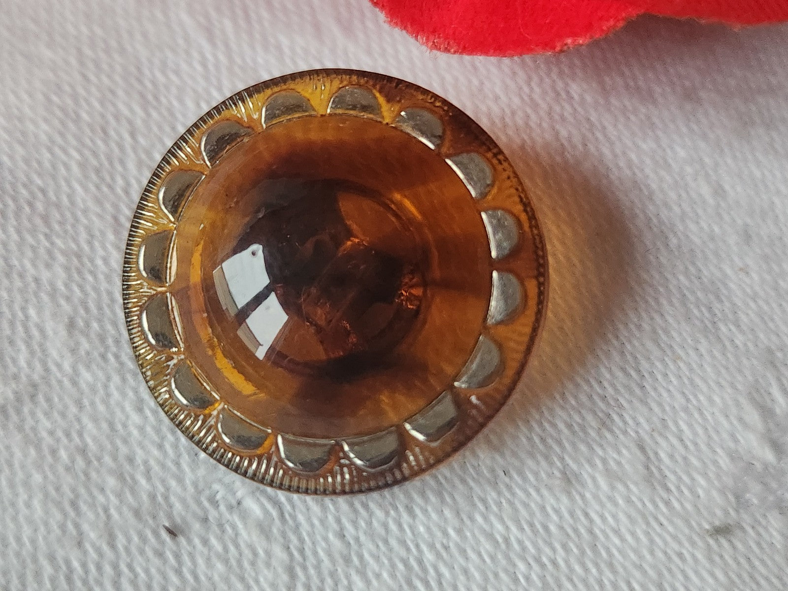 Bouton anciens en verre  marron motif ecaille argenté 2,2 cm D9O