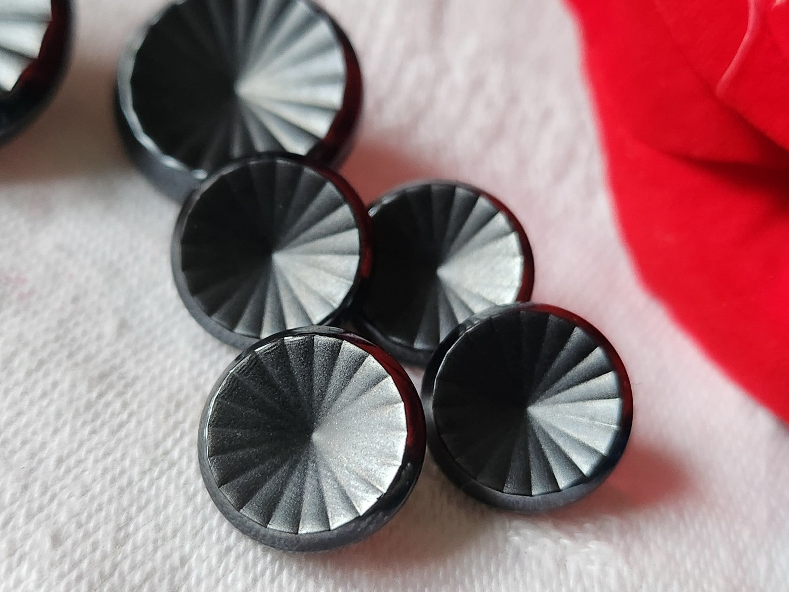 Lot 6 boutons en verre gris vintage facette panaché  1,3 à 2,1  cm ref 2184