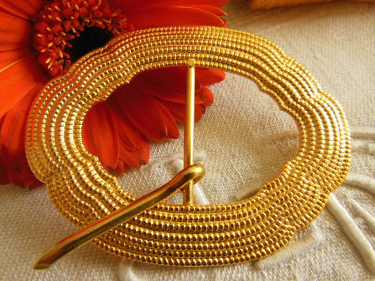 Boucle de ceinture grosse ancienne métal doré 5,5 sur 7,1 cm neuve mercerie