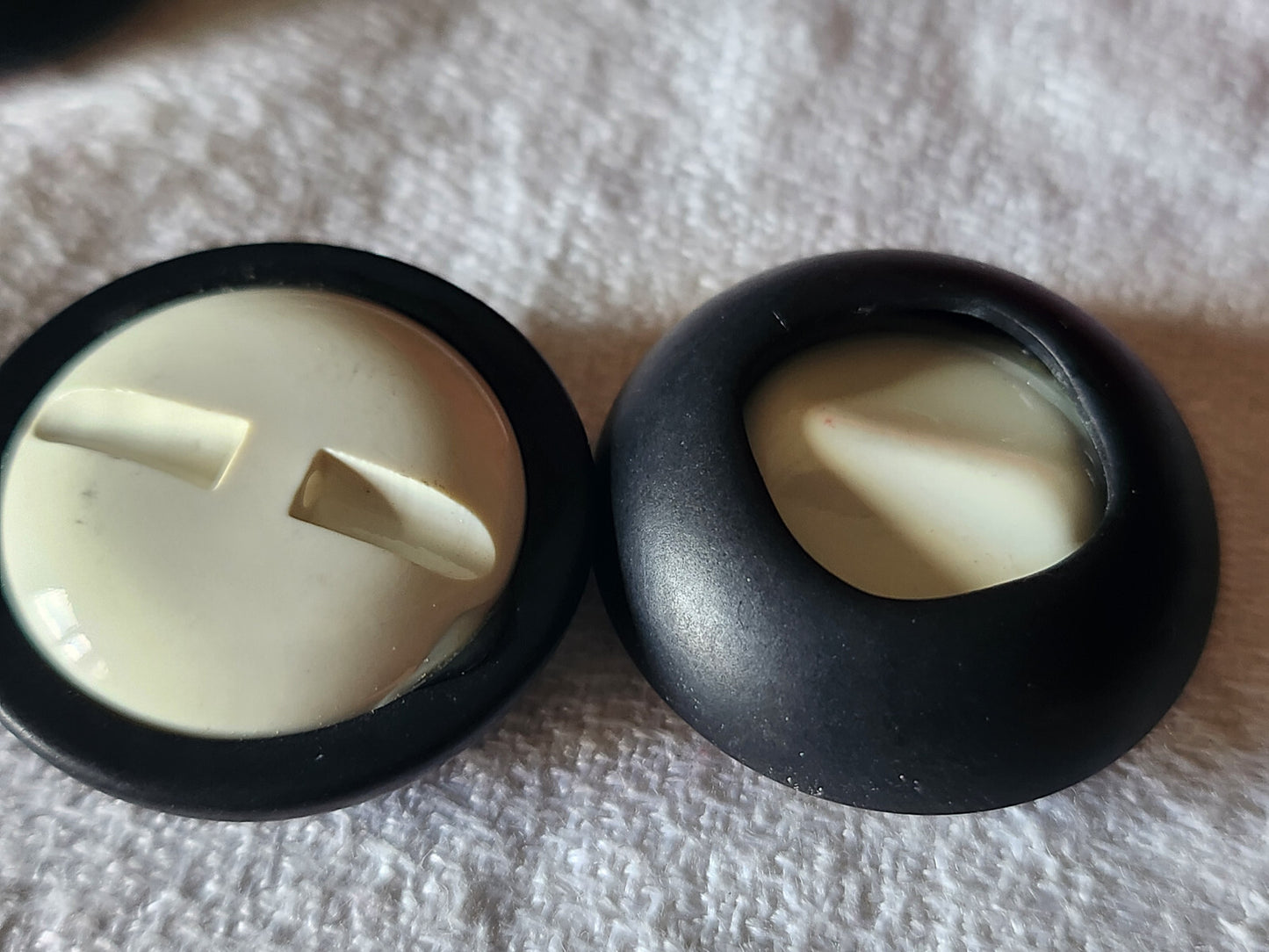 Lot 6 gros boutons vintage noir creme jolis 2,7 cm ref  3867