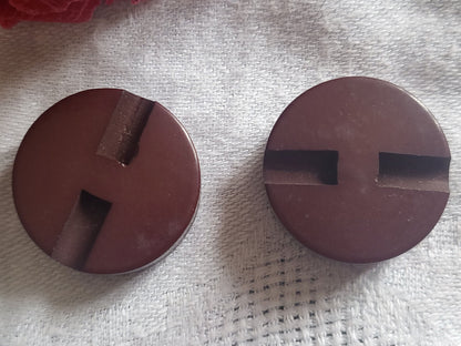 Duo boutons vintage à pied cabochon en nacre marron  gris  2,2 cm pied D11L