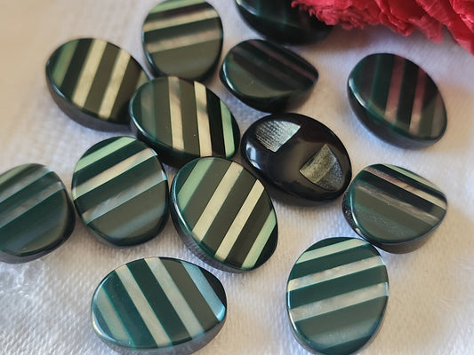Lot 12 boutons vintage vert reflet nacré ovale pied 1,2 sur 1,7 cm ref 5287