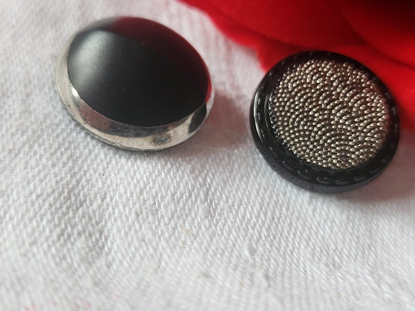Duo boutons anciens en verre argenté vintage noir  1,8  cm D10D