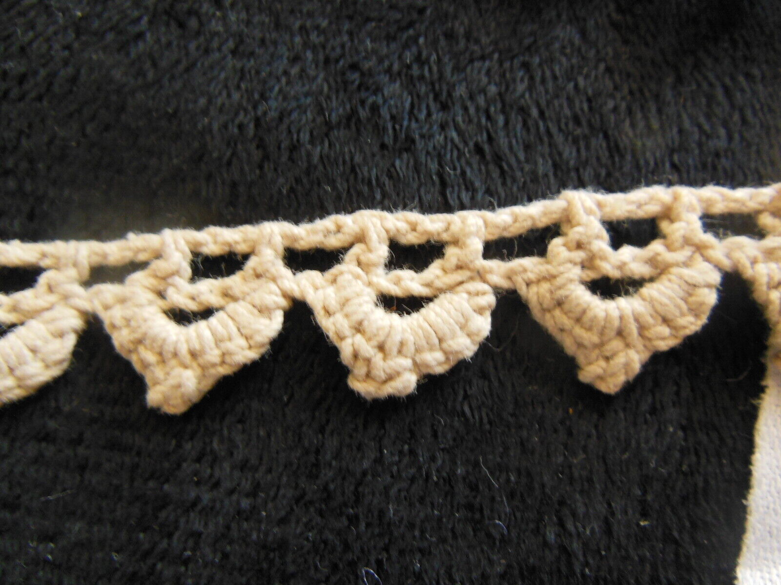 Dentelle ancienne rustique 92 cm sur 2 cm T1-50