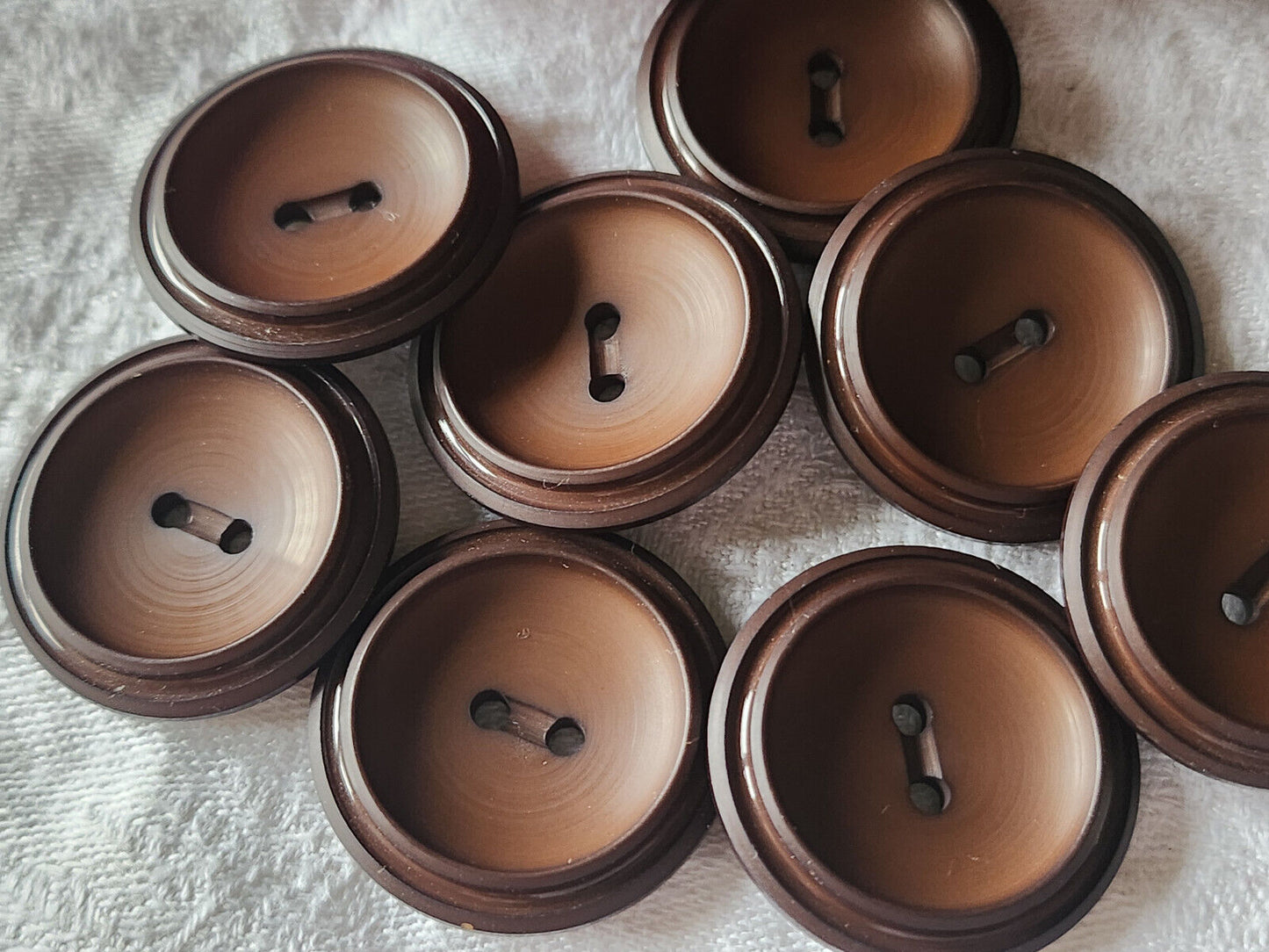 Lot 6 gros boutons vintage marron trous 2,8 cm ref 581