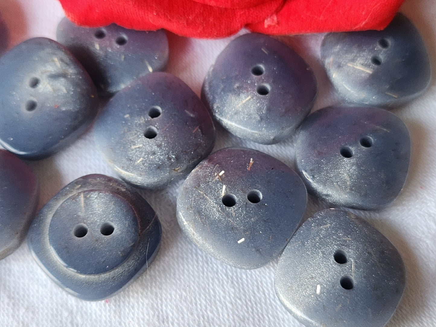 Lot 6  boutons vintage bleu paillette carré trous 1,9 cm ref 3933
