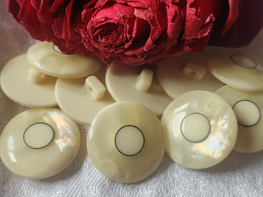Lot 6 boutons vintage mordoré irisé creme pied 2,3 cm ref 2503