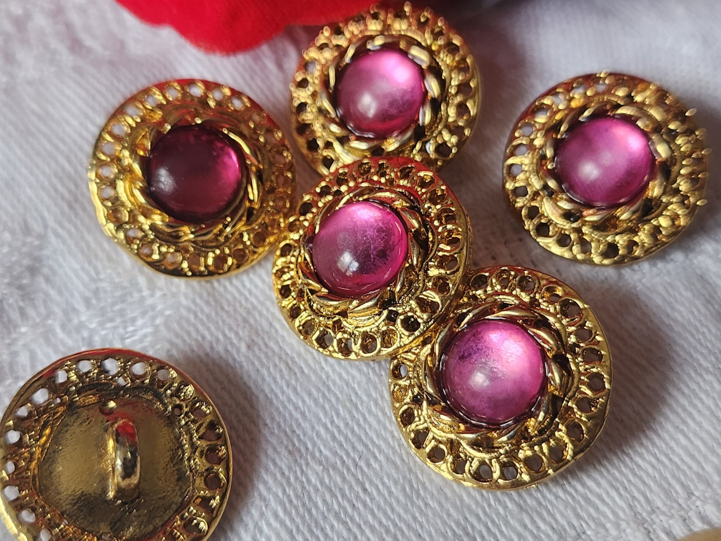 Lot 6  boutons vintage metal doré coeur effet strass rose 1,7 cm pied ref 2249