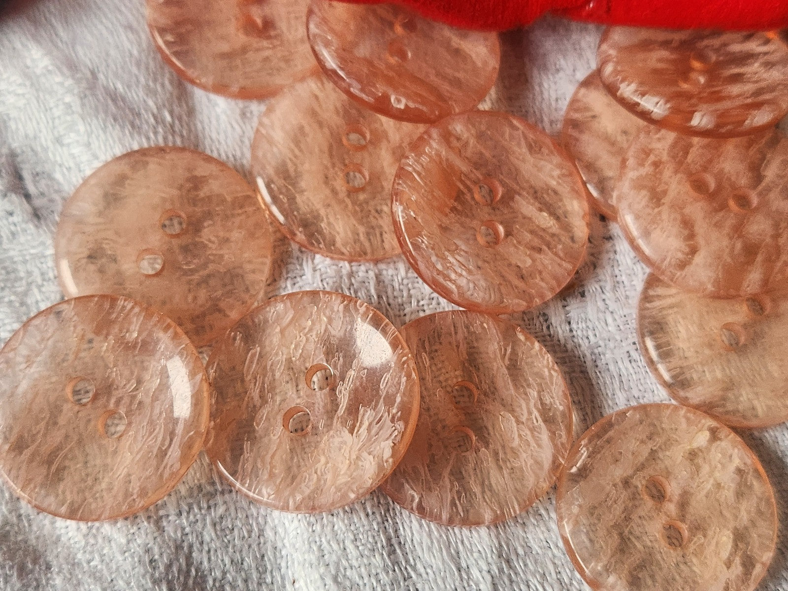 Lot 14 boutons vintage rose transparent  2 cm trou zebrés ref 5451