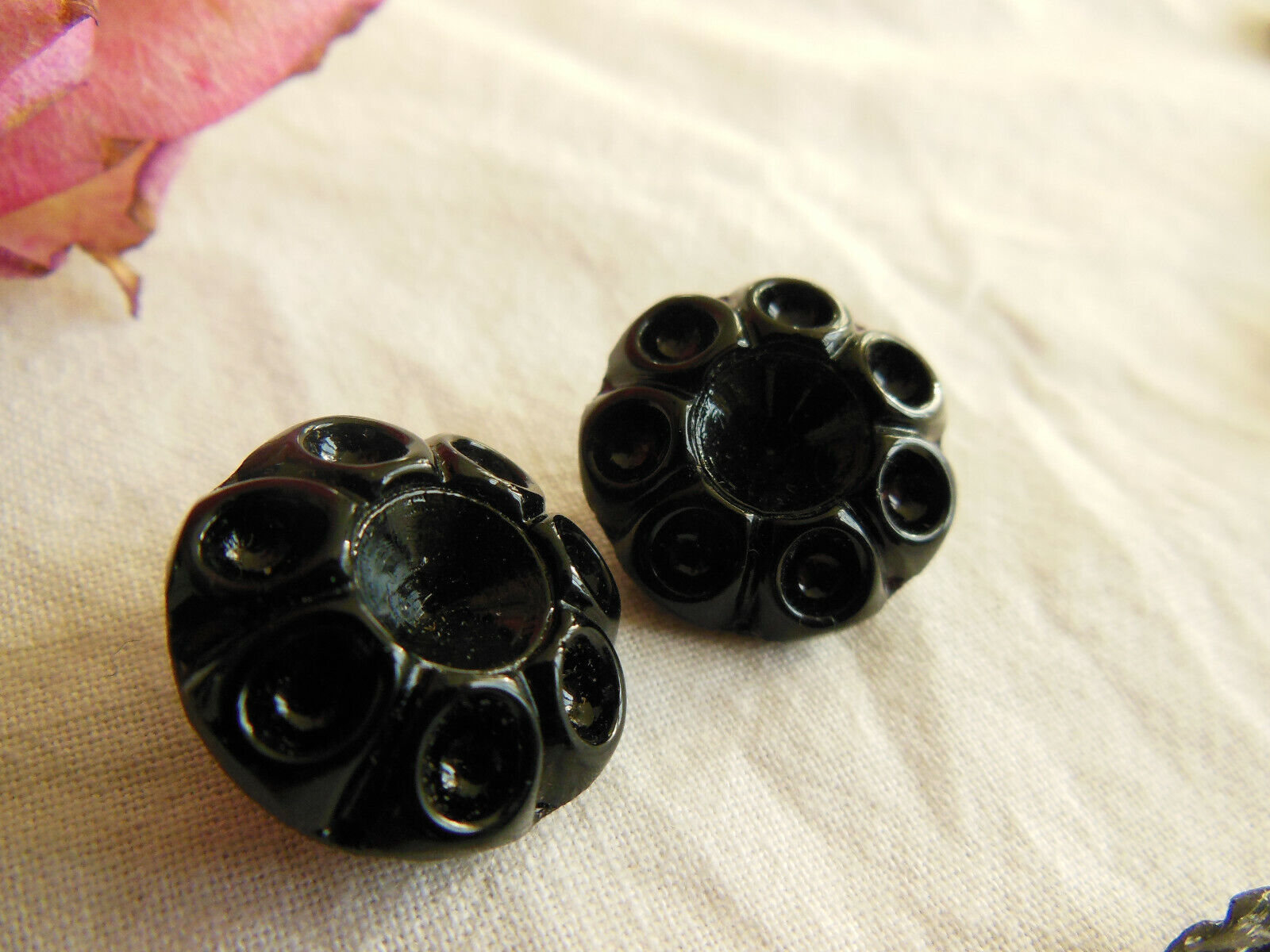 Duo boutons anciens en verre à strasser noir  diamètre: 1,7 cm G12H