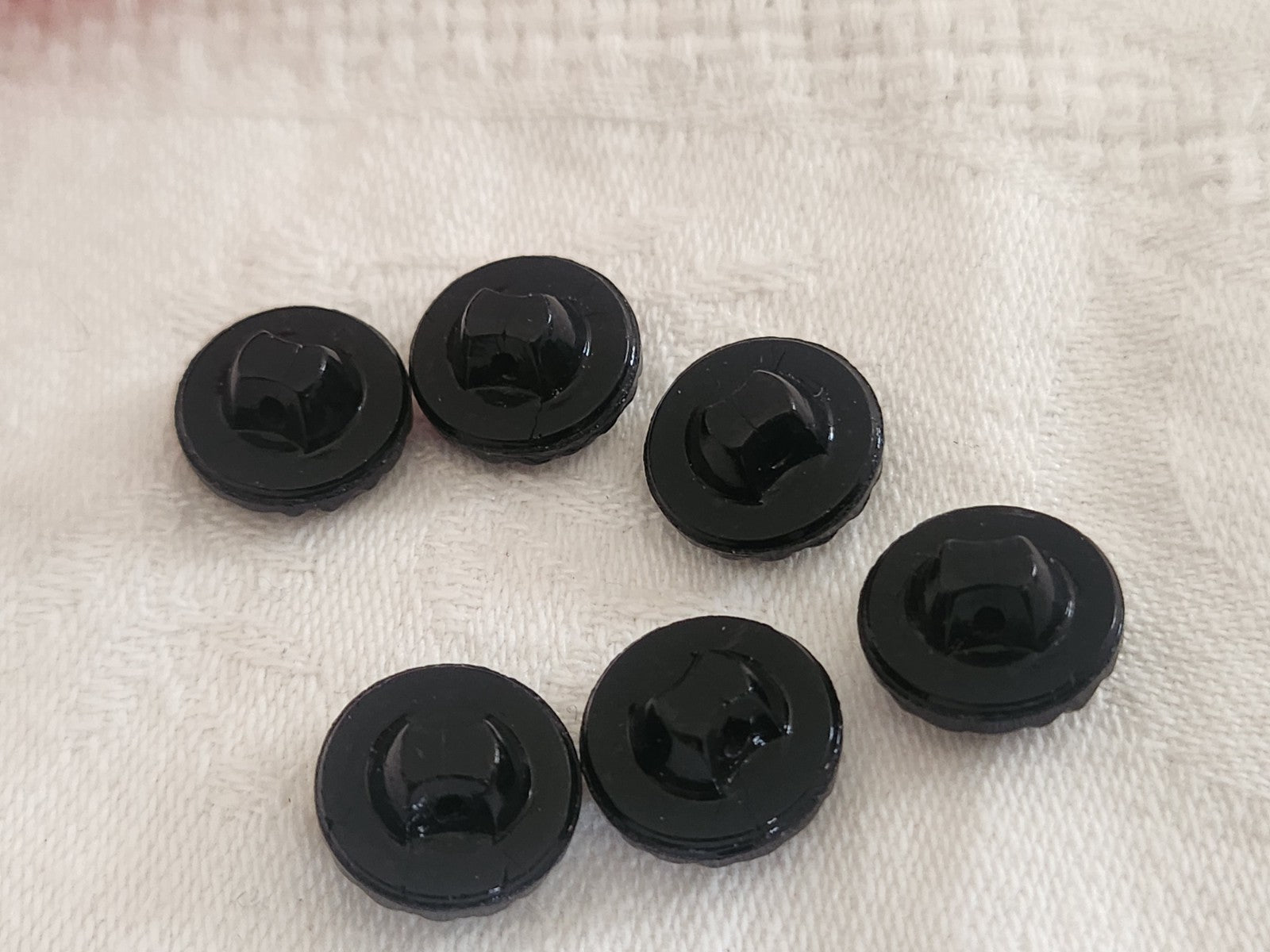 Lot 6 boutons vintage en verre noir avec strass  vert 1,3 cm ref 6359