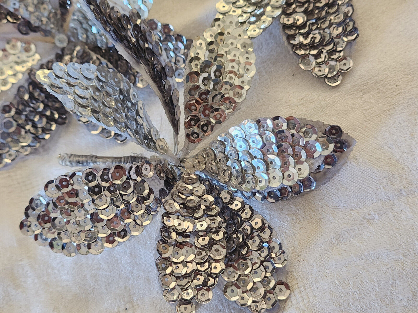 Lot 3 anciens ornement chapeau vintage modiste montée sur broche 12 cm