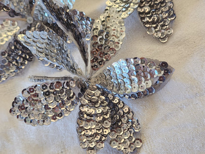 Lot 3 anciens ornement chapeau vintage modiste montée sur broche 12 cm