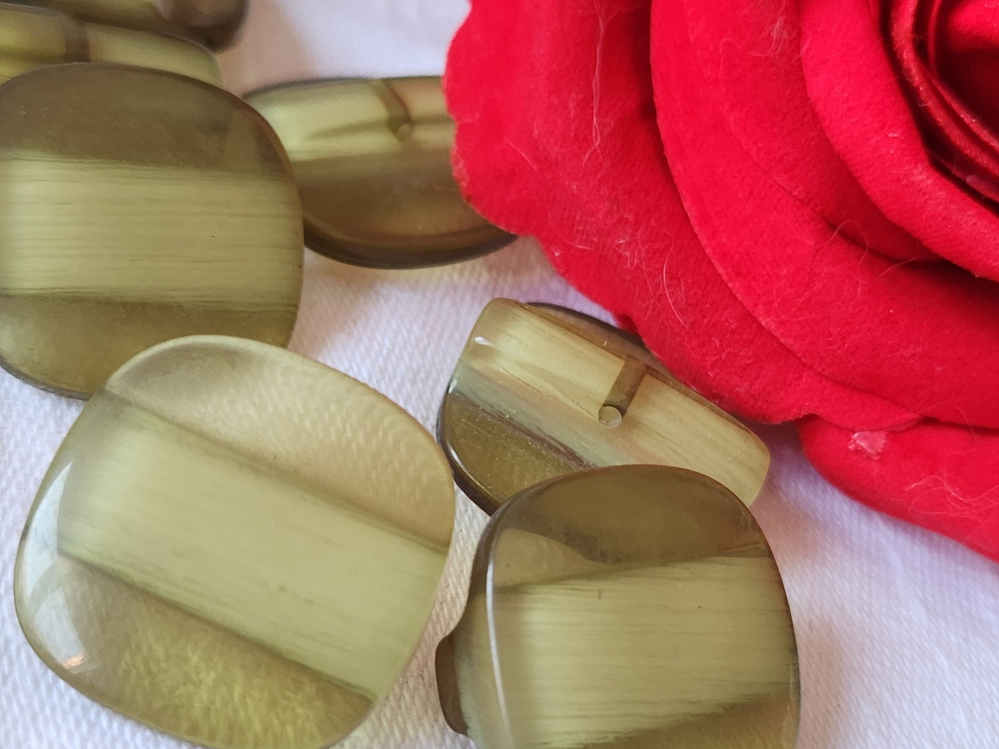 Lot 6 boutons vintage vert pied barre 2,2 cm ref 1606