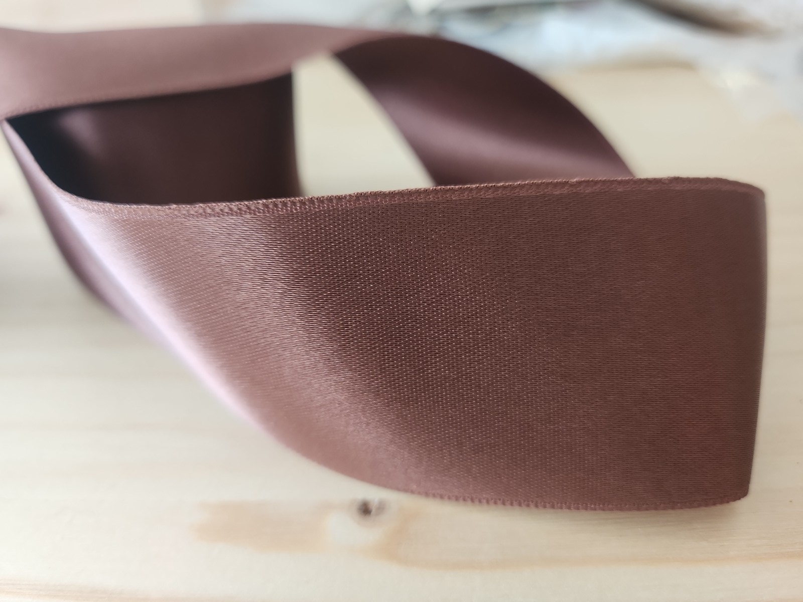 Ruban ancien satin vintage marron large 3 mètres 20 sur 3,8 cm double face T1-9