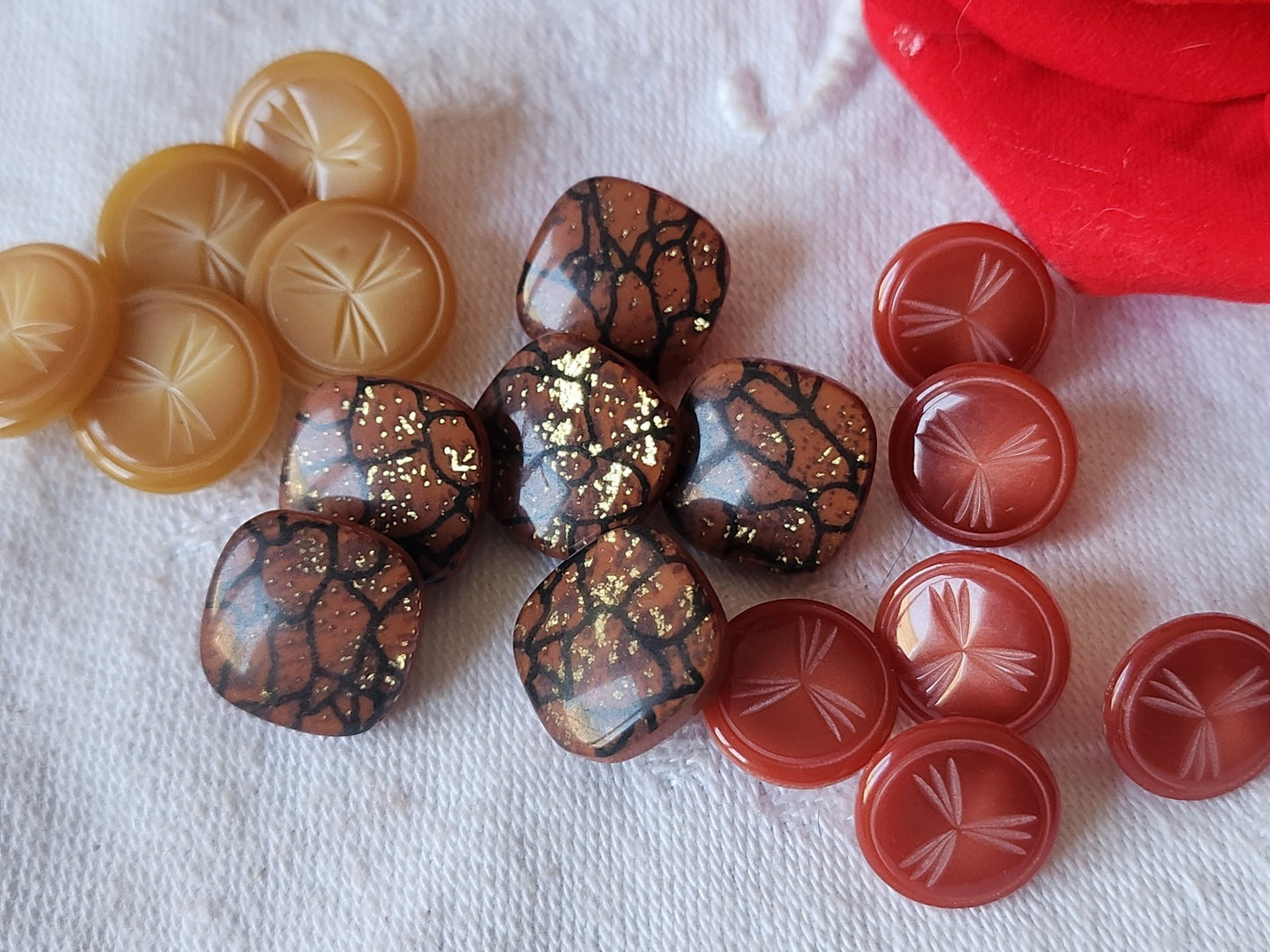 Lot 17 boutons vintage 3 séries tons marron  1,2 à 1,4 cm petits ref 2893
