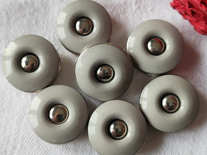 Lot 7 boutons vintage argenté rgris à pied diamètre 1,7 cm ref 3666