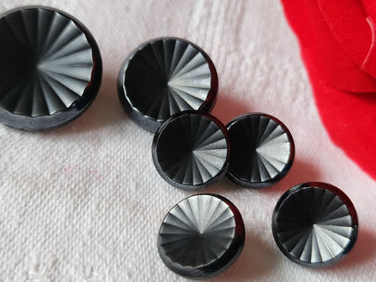 Lot 6 boutons en verre gris vintage facette panaché  1,3 à 2,1  cm ref 2184