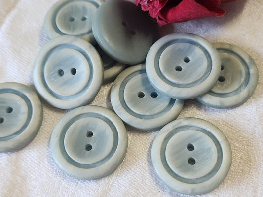 Lot 10  boutons vintage bleu reflet nacré clair trous 2,3 cm ref 0017