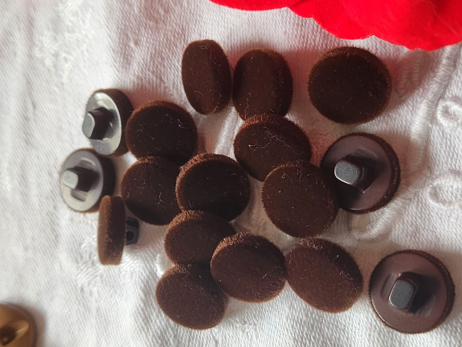 Lot 9 boutons vintage daim marron épais parurier 1,5 cm ref 0011