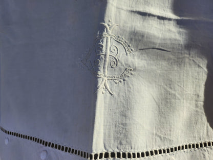 Ancien petit drap broderie incrustation lin monogramme CI enfant  B6