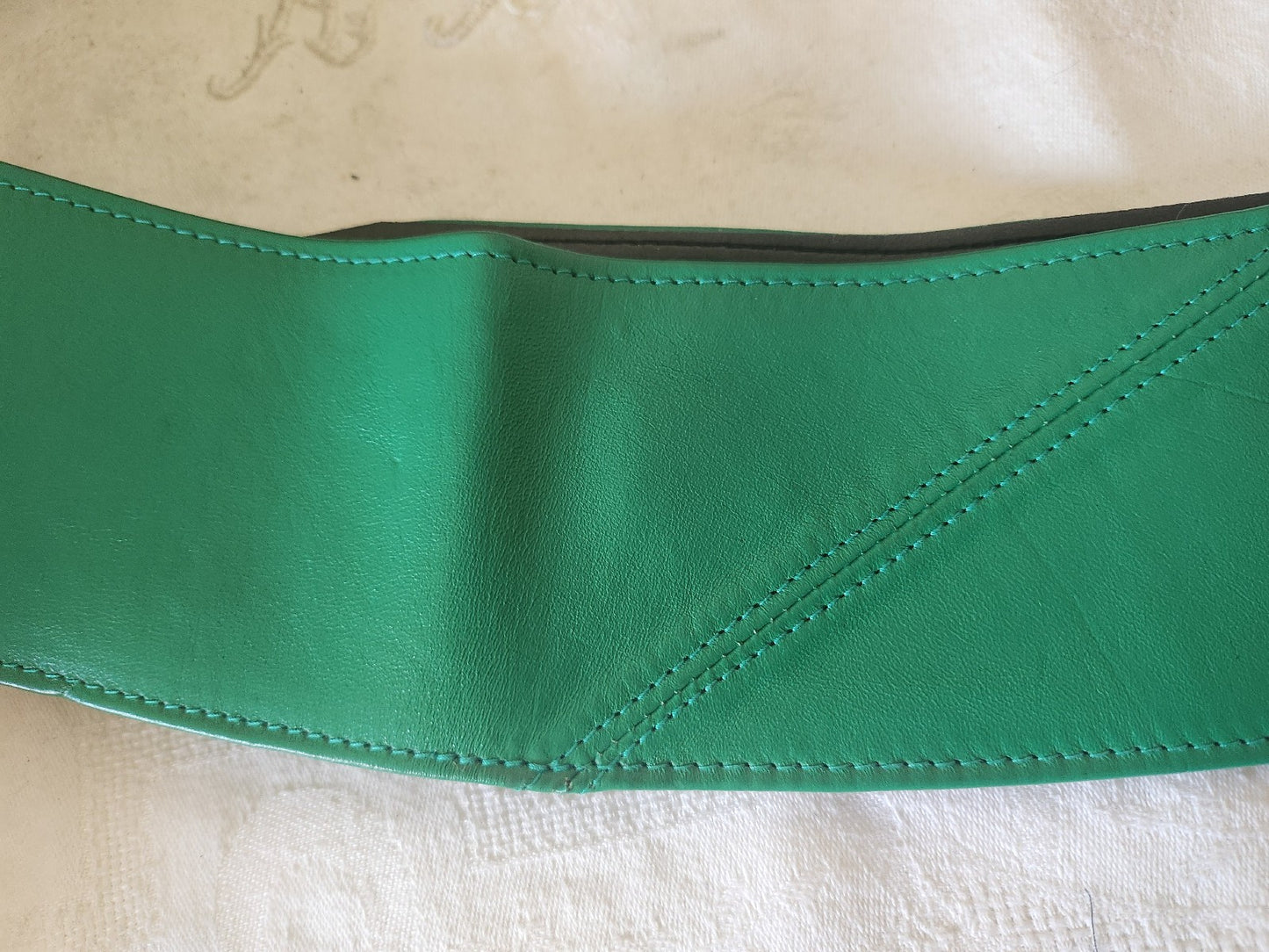 Ceinture ancienne vintage large verte jolie 72 cm à 76 cm A4