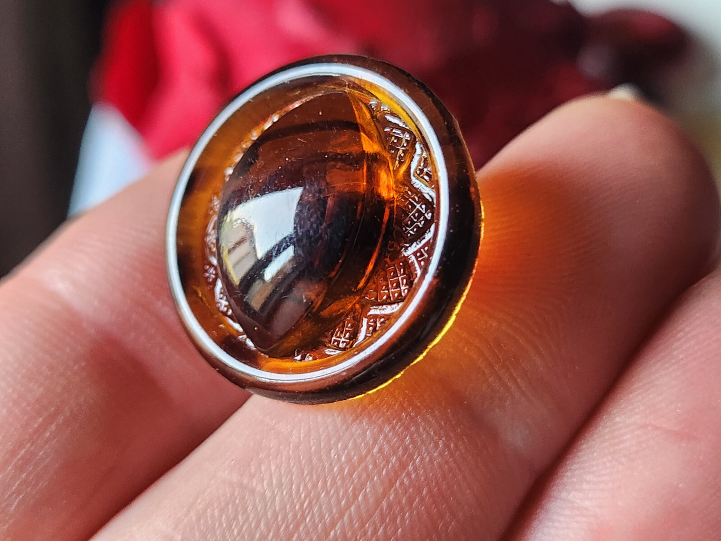 Bouton ancien en verre marron effet ecaille pied 2,2 cm G8J