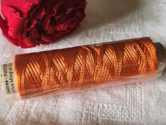 Grosse bobine ancienne fil "soie artificielle" rayonne lacette orange  DMC