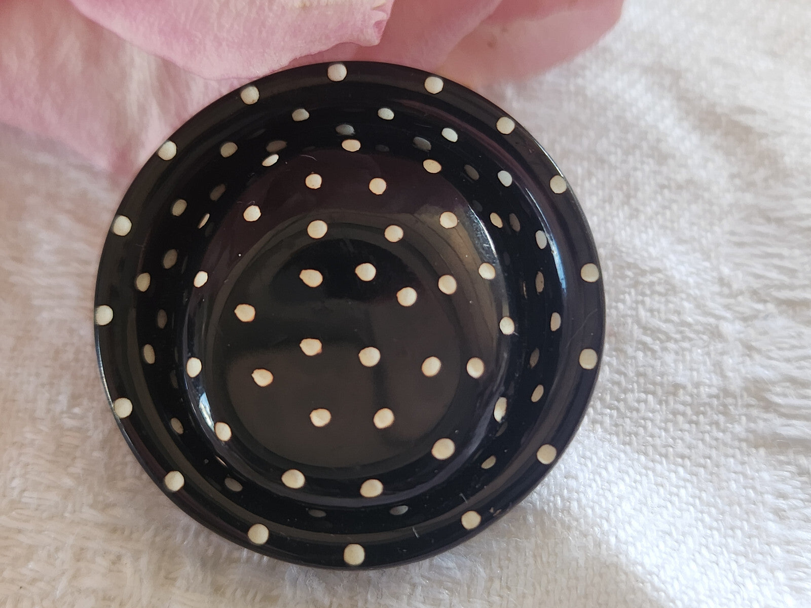 Collection  gros bouton ancien noir point blanc dos avec vis 2,6 cm ref 3165