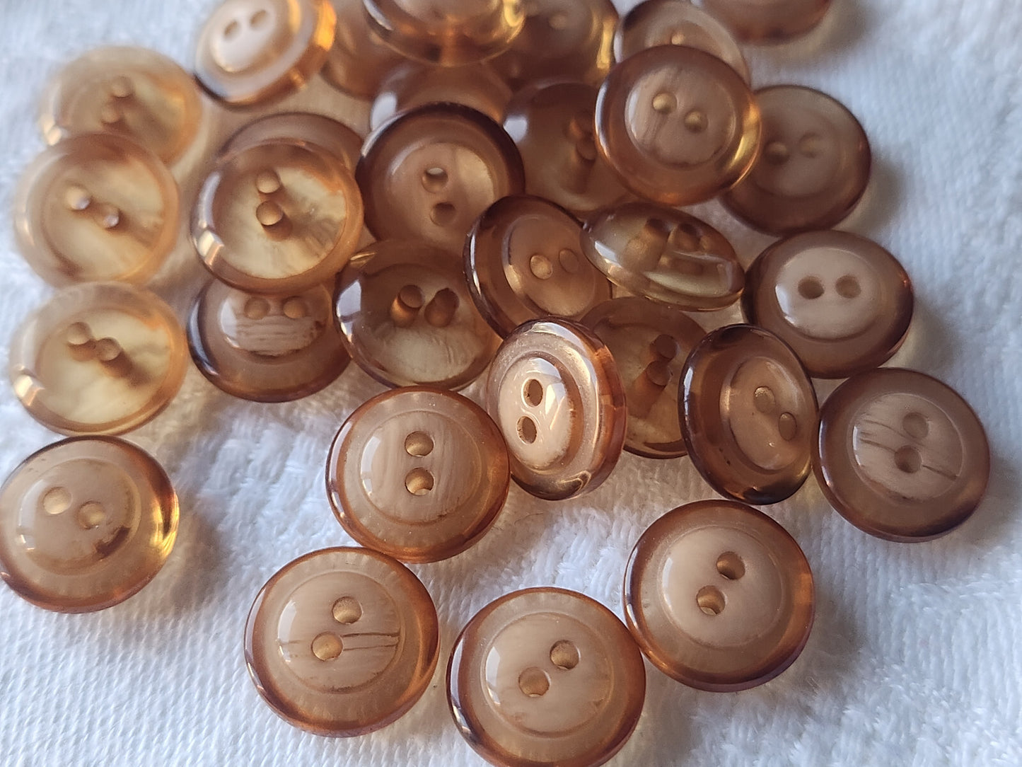 Lot 29 boutons vintage marron  btransparents petits 1,2 cm ref 0059