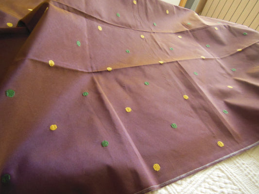 Coupon tissu moderne violet couleur changeante 71 cm sur 96 cm B3