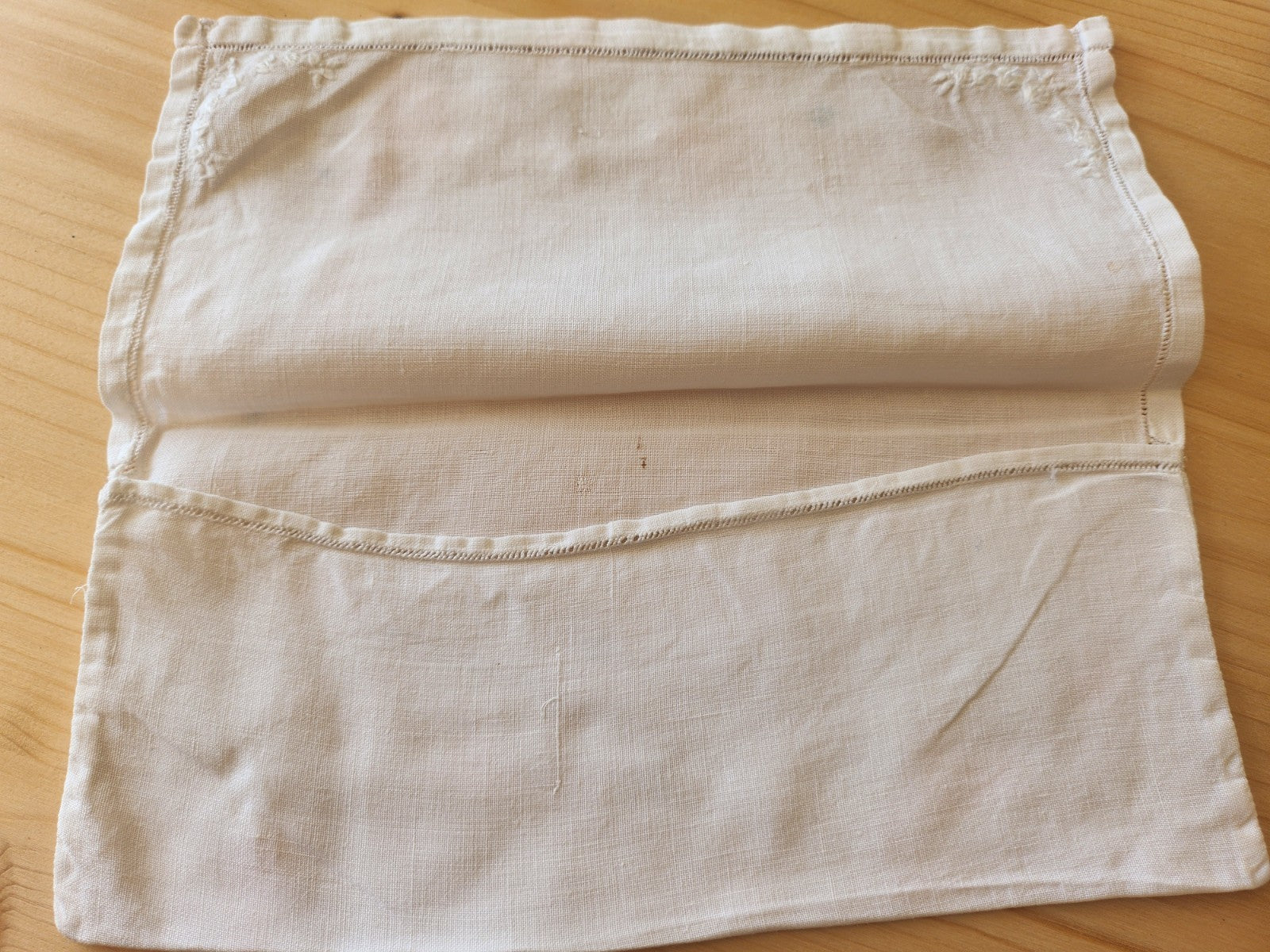 Ancien porte serviette  fait main blanc broderie pochette 11,5 cm sur 24 cm B7