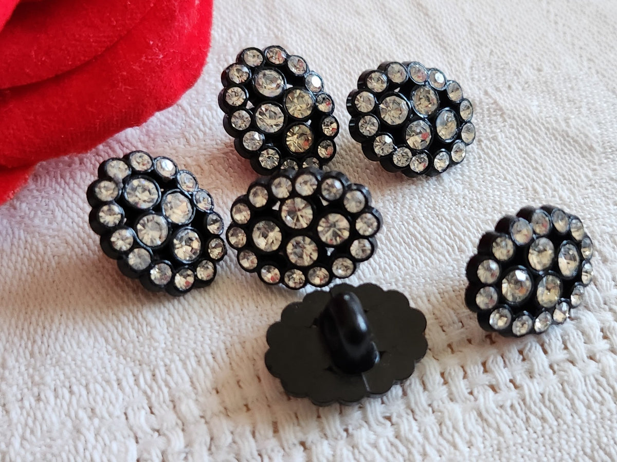 Lot 6 boutons noir acrylique strass en verre 1,3 sur 1,6 cm ref 6548