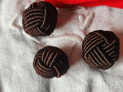 Trio  boutons anciens  en passementerie boule marron  1,6 à 1,9 cm D17G